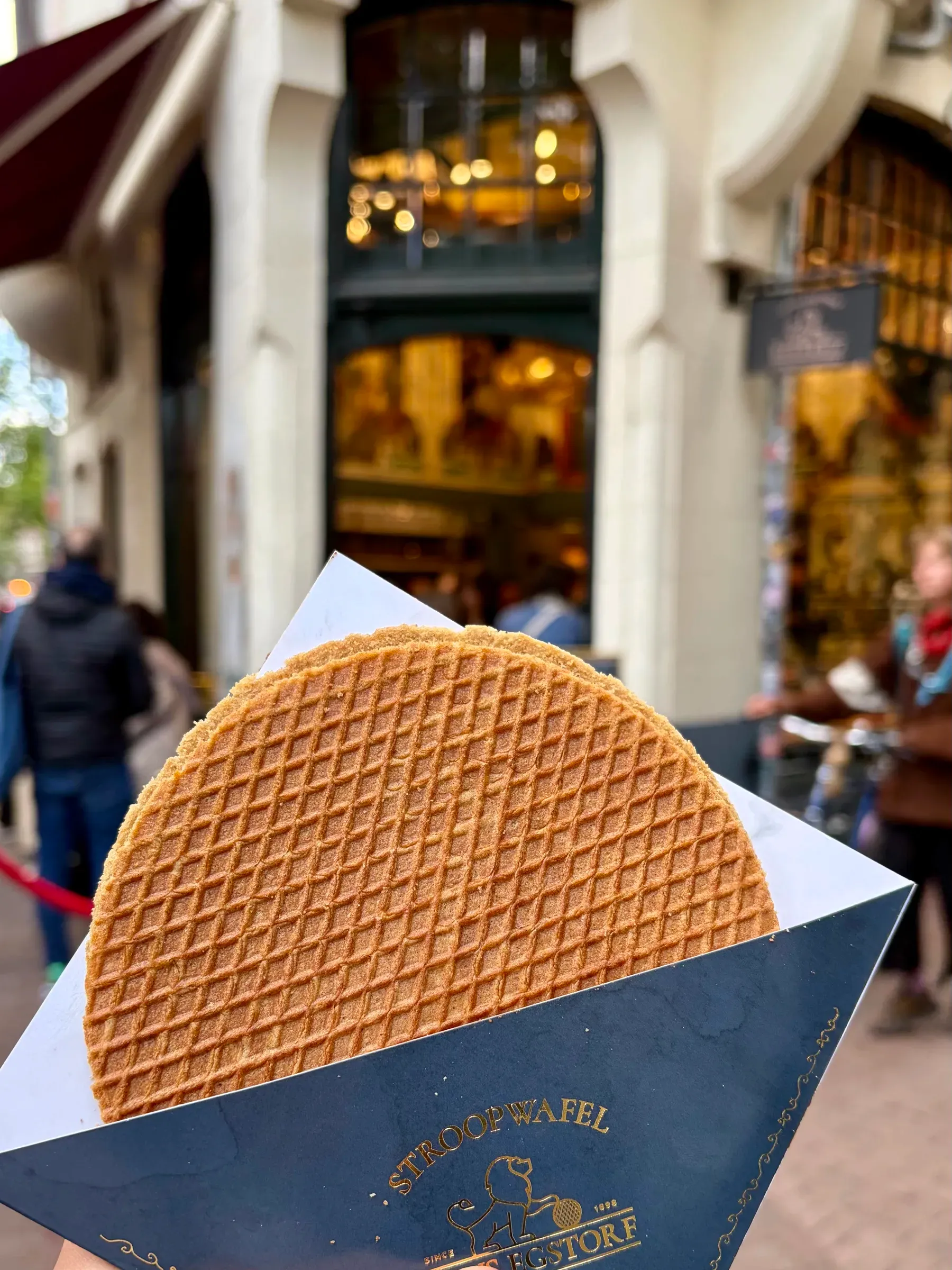 Fresh stroopwafel detail
