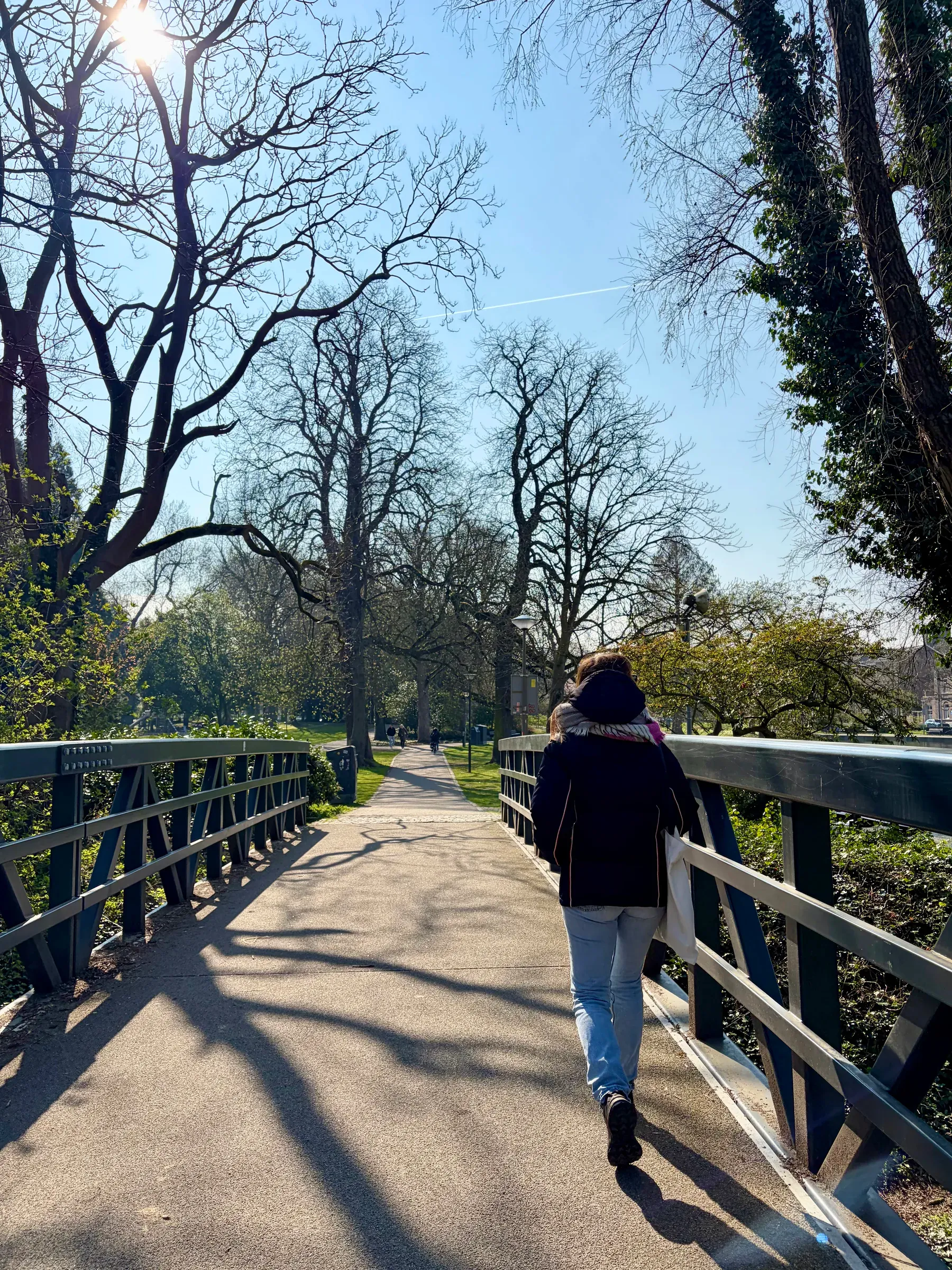 Path into Stadspark on a sunny March morning